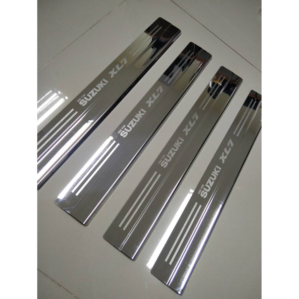 ชายบันไดสแตนเลส/สคัพเพท Suzuki XL7