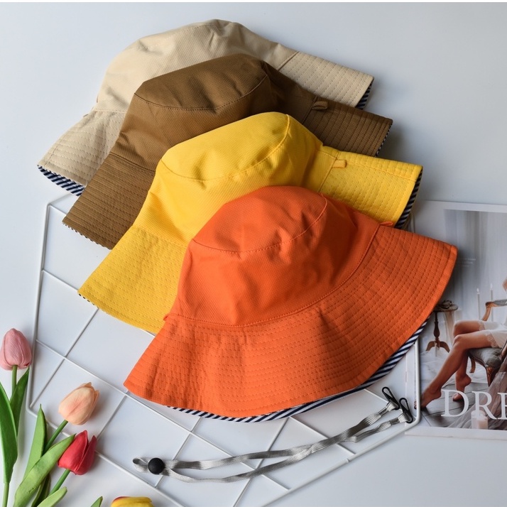 พร้อมส่ง!!!หมวกบักเก็ตใส่กันแดด  อีกด้านเป็นลายทางมีให้เลือกหลากสี.​ D053 - รูปที่ 2