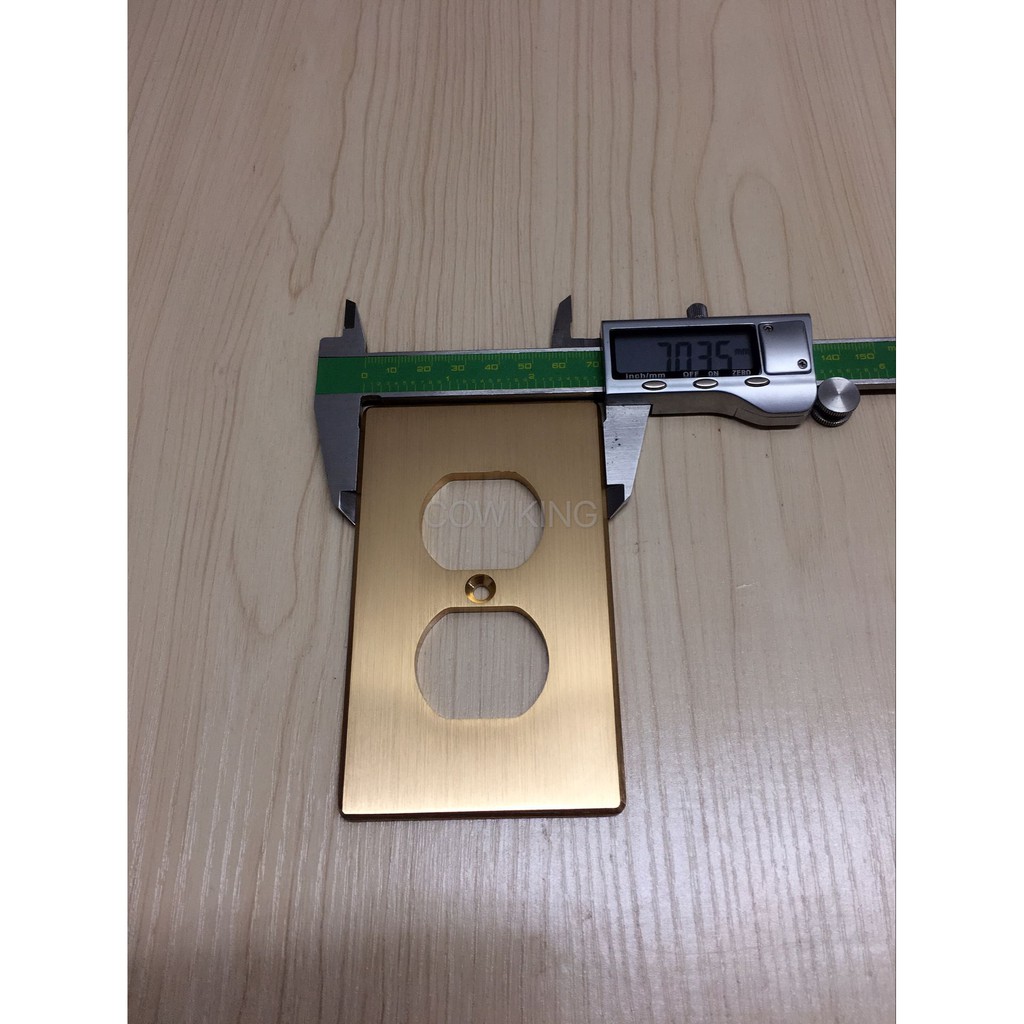 ฝาอลูมิเนียมและคารบอนยาวครอบปลั๊กหนา 5 มิล ยาว แบบ 2 ช่อง และ 4 ช่องเฉพาะฝา ไม่รวมปลั๊ก.. - รูปที่ 4