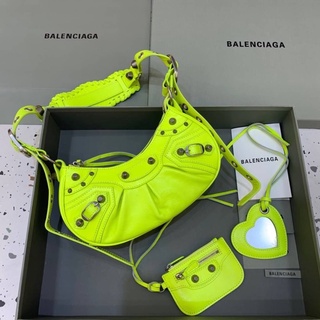 กระเป๋า Balenciaga Le Cagole