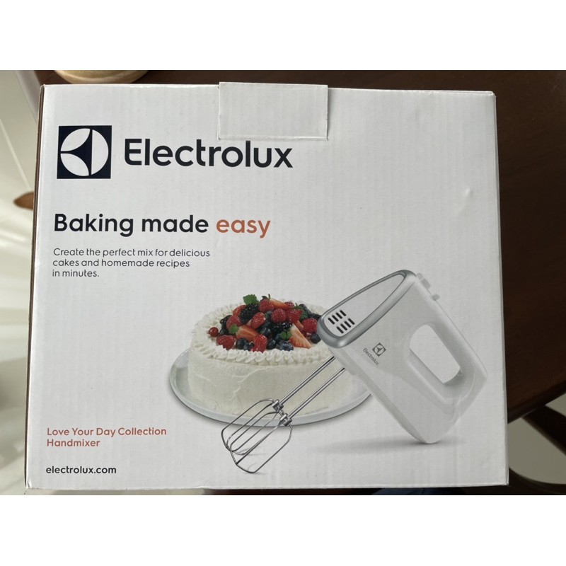Electrolux รุ่น EHM3407 เครื่องผสมอาหารแบบมือจับ