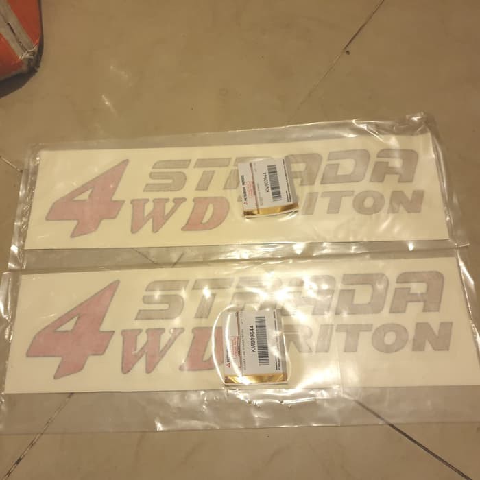 สติ๊กเกอร์ Mitsubishi Original 4WD STRADA TRITON