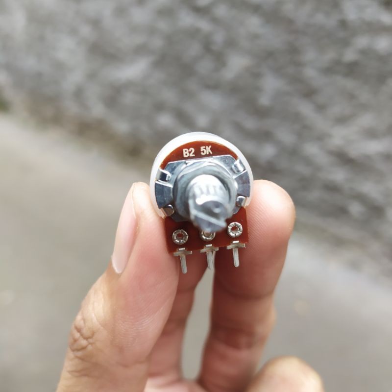 B25K Alpha Plus เครื่องวัดเพลาสั้น potentiometer สําหรับเอฟเฟกต์เหยียบแอมป์ DIY