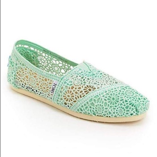 รองเท้า Mint Crochet Classics  แท้ พร้อมส่ง Sale พร้อมถุงผ้า