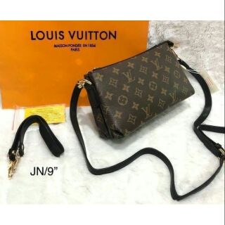 พร้อมส่ง.....!!!!  
👜กระเป๋าแบรนด์ : LV