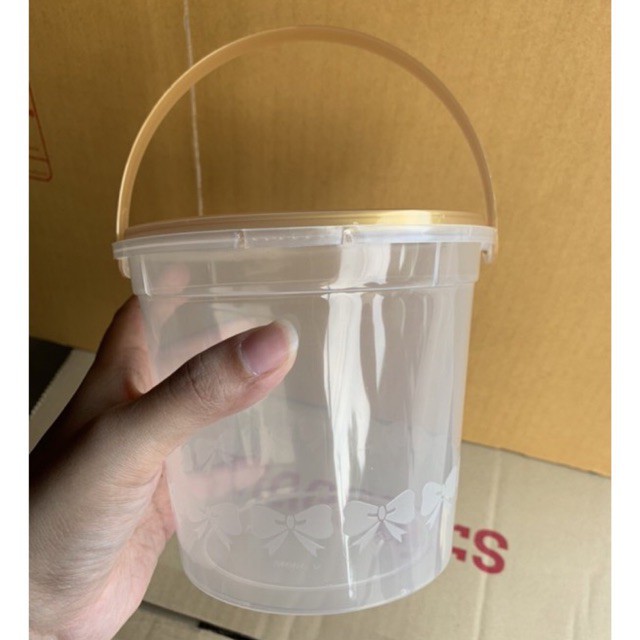(แพค20ใบ)กลม กระปุกใส่ขนม 1000 ml ฝาทอง ถังหูหิ้ว กระปุกเซฟตี้ซีล กล่องใส่ขนม ถังใส่ขนม ราคาถูก Shopee Lazada