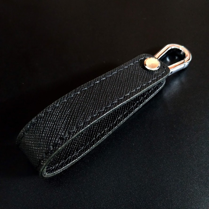 พวงกุญแจหนังสั่งทํา กุญแจ fob ทําด้วยมือ 100% โดย SQ Craft - design03