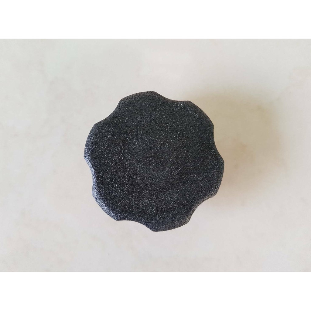 ฝาปิดน้ำมันเครื่อง ISUZU TFR 2.5,4JA1,D-MAX 2.5,3.0, 4JH1, NPR 120 อันละ50บาท