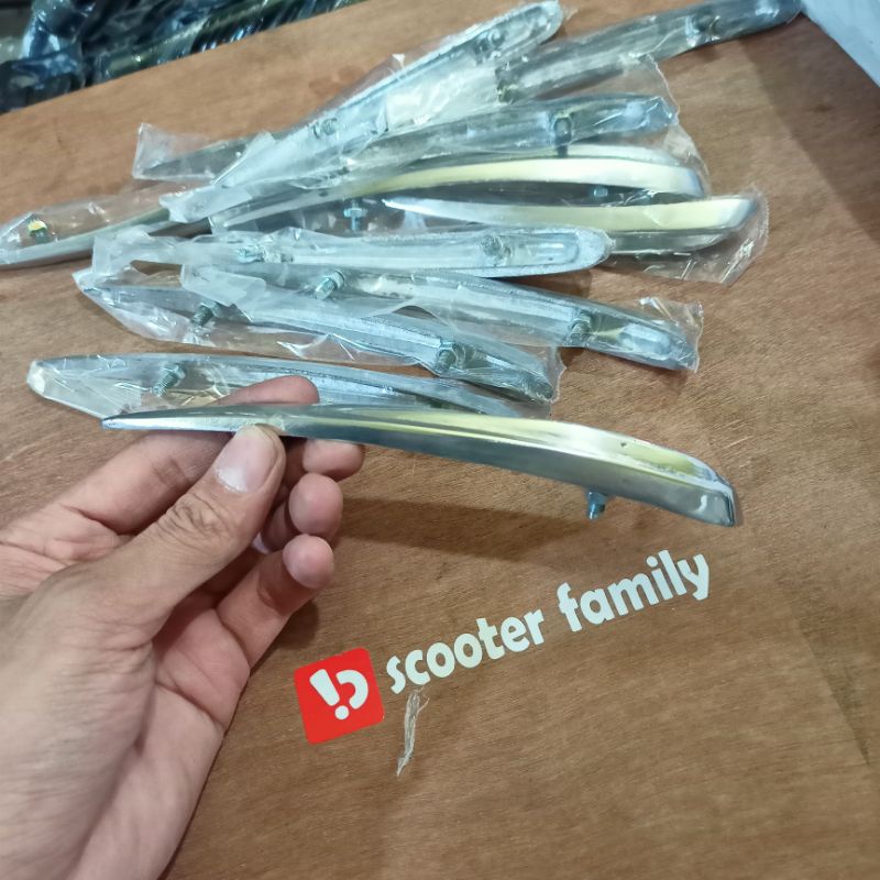 บังโคลนซุปเปอร์เวสป้า