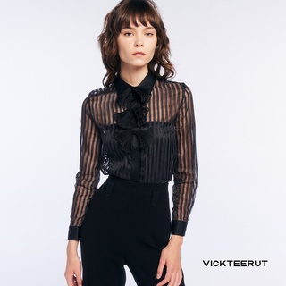 VICKTEERUT Re-Edition Long Sleeve Organza Shirt with Pleated Bow เสื้อเชิ้ต แขนยาว ผ้าออร์แกนซา ตกแต่งโบว์