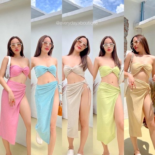 Glitter bikini triple set 🌴🌈✨ (420฿ฟรีส่ง) เซ็ต3ชิ้น เสื้อเกาะอกดีเทลม้วนหน้า มีฟองน้ำ กางเกงบิกินี่ผูกข้าง กระโปรงผ่า