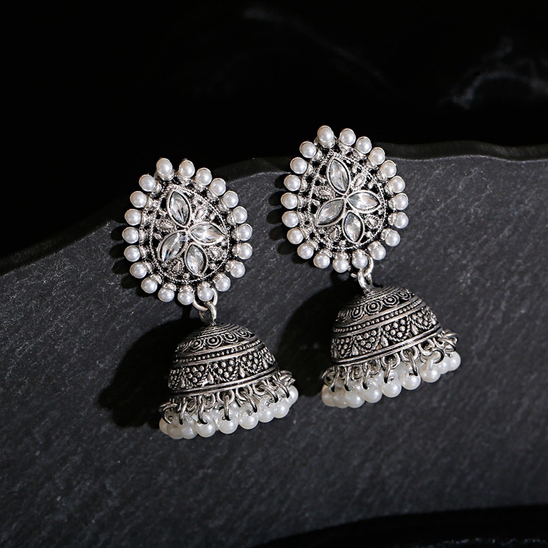 Vintage Silver สีคริสตัลดอกไม้โลหะผสม Bollywood Oxidized ต่างหูสําหรับผู้หญิงชาติพันธุ์เพิร์ลพู่ Dangle ต่างหู - รูปที่ 5