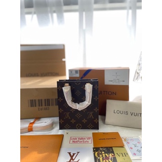 Louis Vuitton Premuim’s Gift [ของแท้ 100%]