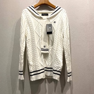 CHANEL CC SAILOR COLLAR RIBBON-TIE DETAIL KNIT TOP IN WHITE เสื้อกันหนาวแขนยาว สเวตเตอร์ผ้าไหมพรม สีขาว ลายถักนูน ชาแนล