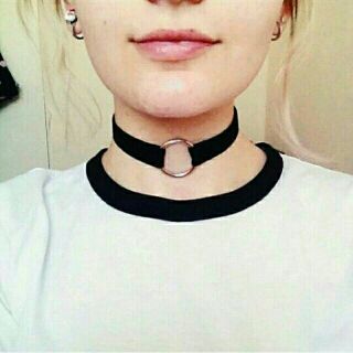 Oring velvet choker