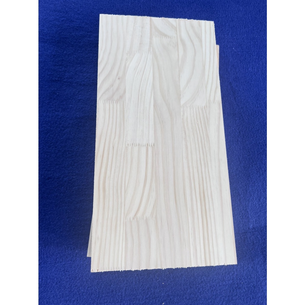 แผ่นไม้สนประสาน 12 มม.ขนาดกว้าง 20 ซม. ยาว 30 ซม.