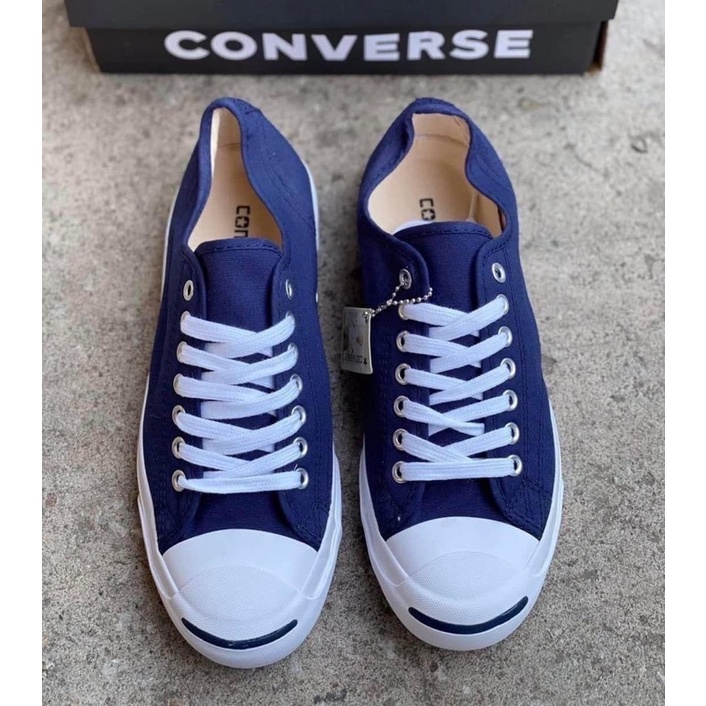 รองเท้าผ้าคอนเวิร์สแจ็ก(Convers parcel made in Indonesia )มีไซร้หญิง-ชาย 36….44 มีลายสีให้เลือก สำหรับคลูกค้า
