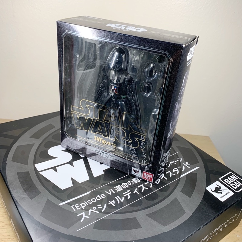 [ไม่เคยแกะ!!!] S.H.Figuarts Darth Vader พร้อมฐานฉากหลังจาก Ep.VI [Bandai SHF Star Wars] ของเล่นของสะ