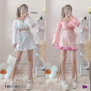 B17365 set 2 ชิ้น เสื้อครอปลูกไม้แขนสม็อคยาว + กระโปรง Set of 2 pieces, long sleeve smocked lace crop top + skirt.