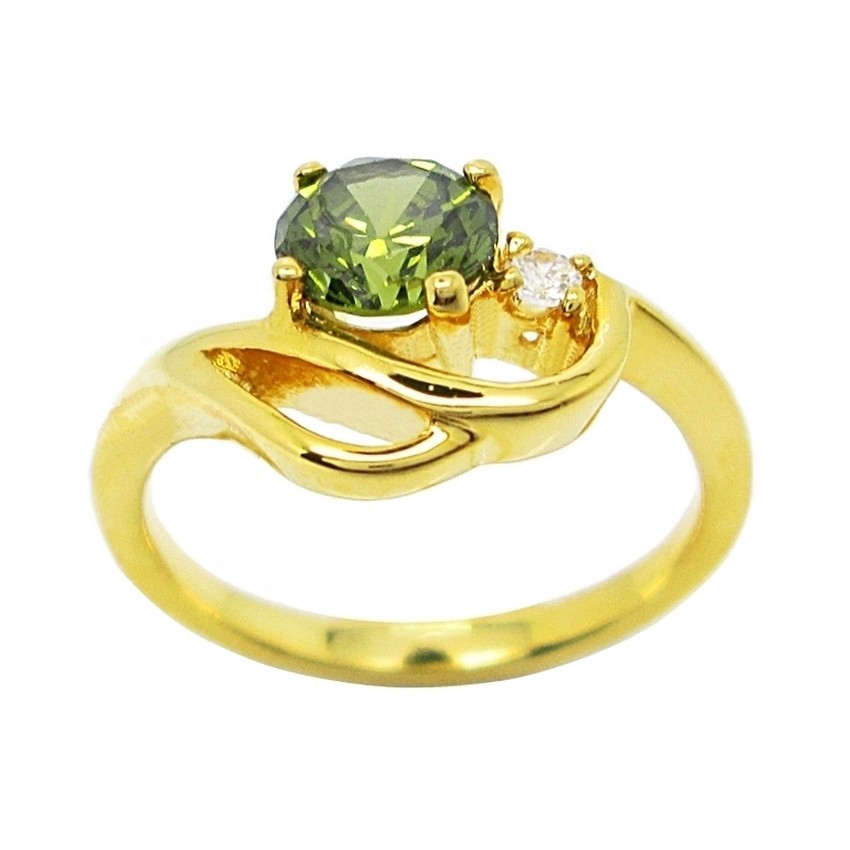 แหวนทองเพชรพลอย แหวนสำหรับผู้หญิง แหวนพลอยเขียวส่อง ประดับเพชร เพชร cz แท้ ชุบทอง แหวนทองไม่ลอกดำ แหวนทองไม่ลอก