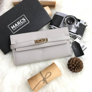 MARCS PADLOCK LONG WALLET กระเป๋าสตางค์ใบยาววัสดุหนัง Saffiano สวยห