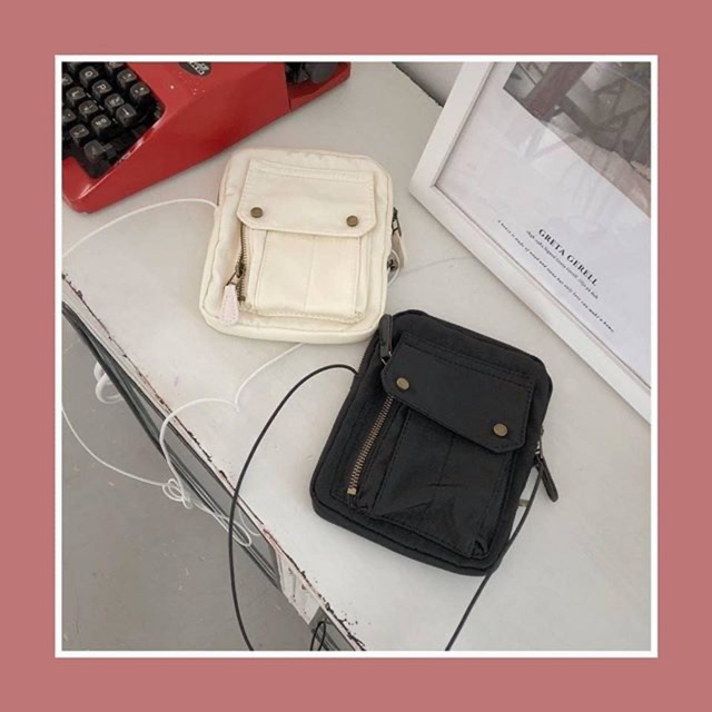 กระเป๋าสะพาย Moby bag