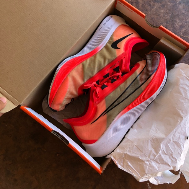 Nike Zoom Fly 3 มือสอง
