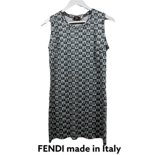 FENDI made in Italy   Fendi vintage monogram suga dress 100%poliestere  เฟนดิเดรสลายโมโนแกรม ผ้าสวยยืดหยุ่น