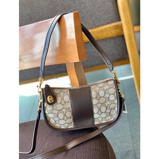 COACH SWINGER BAG IN SIGNATURE JACQUARD (C0721)