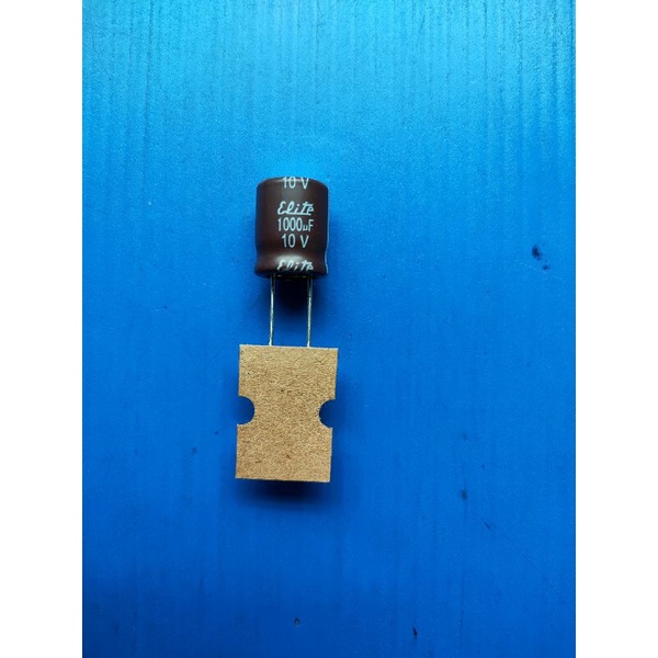 C.คอนเดนเซอร์ 1000 uF 10V