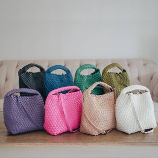 กระเป๋าสะพายหนังแท้ BV Bucket bag