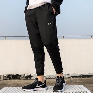 NIKE RUNNING Essential Woven Pants กางเกงวิ่งผู้ชายขายาว