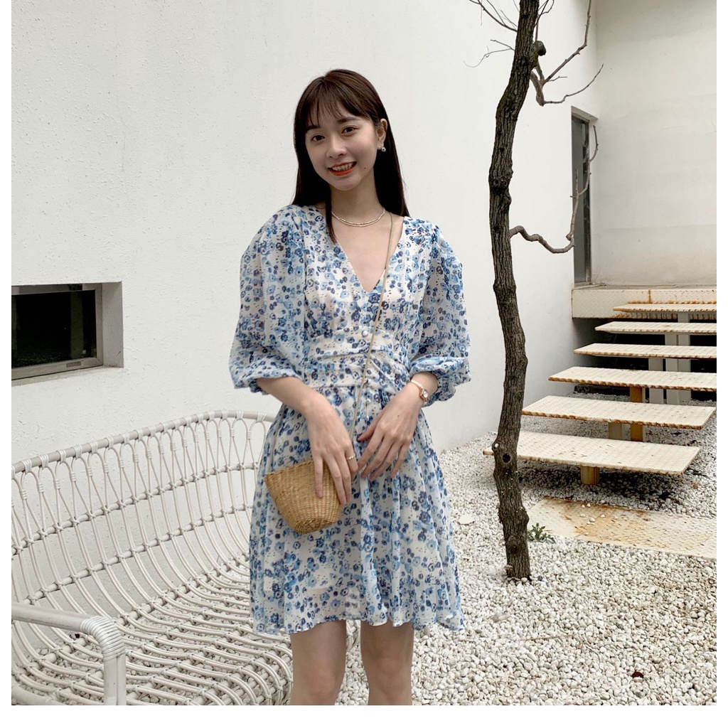 Bitan Dress - เดรสลายดอกไม้สีฟ้า กระดุมห่อ
