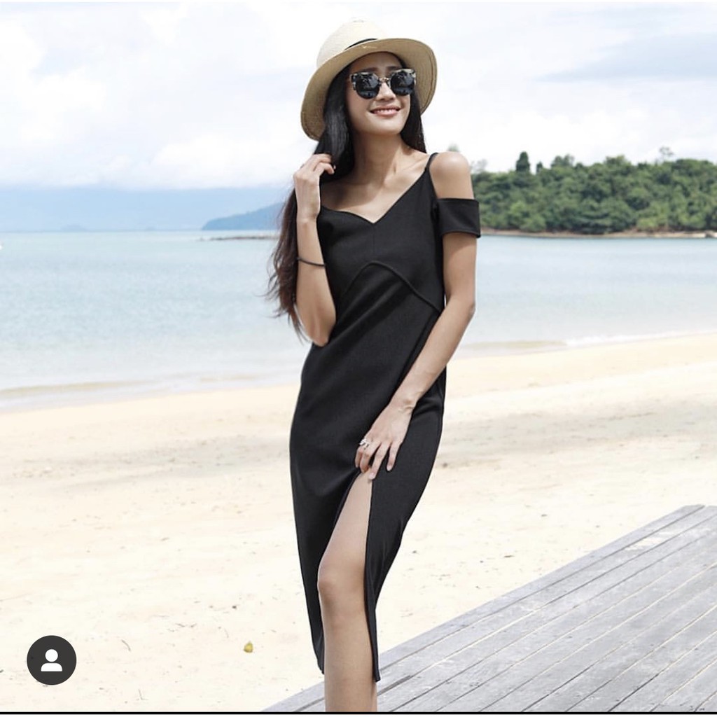 ส่งต่อเดรส Hanna midi dress จากร้าน lavita.brand