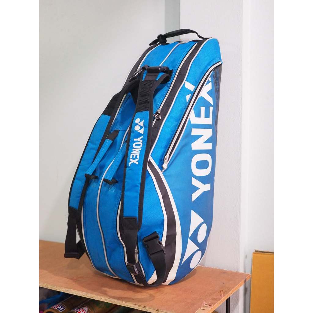 กระเป๋าใส่เรกเก็ต YONEX ของแท้ 100% จำนวน 2 ช่องใหญ่ สะพายหลัง มีช่องแยกรองเท้า สภาพ 90% สินค้ามือสอง