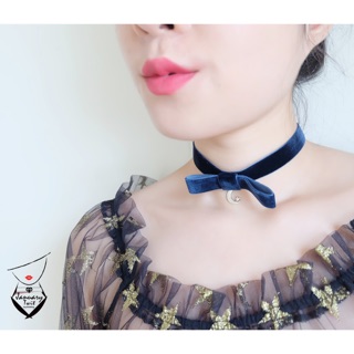 Choker สายกำมะหยี่สีน้ำเงิน ผูกโบว์จี้พระจันทร์เสี้ยว 189.-