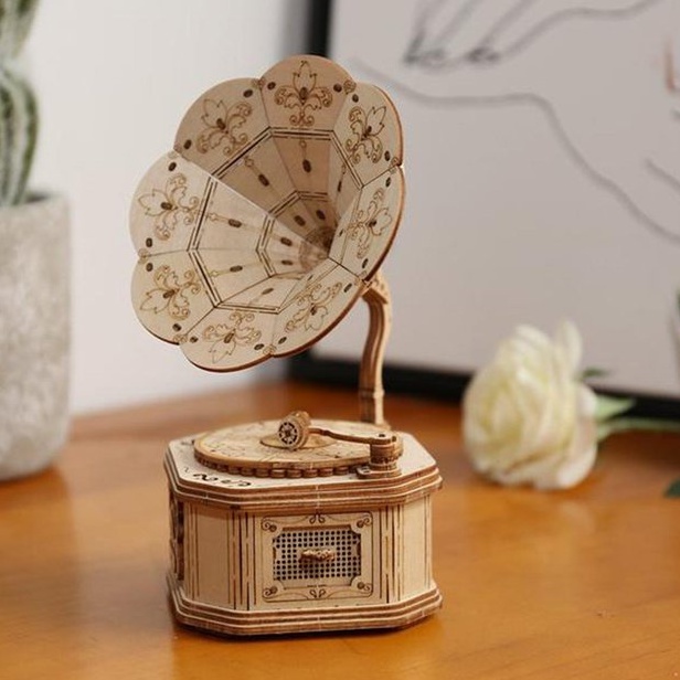 จิ๊กซอว์ไม้ Rolife Gramophone Model 3D Wooden Puzzle TG408 >>พร้อมส่ง<<