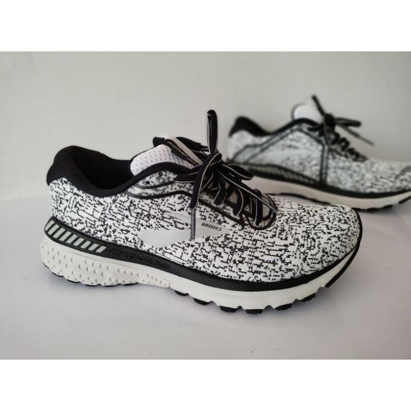 🔥รองเท้าวิ่ง brooks women มือสอง ใหม่มาก🔥