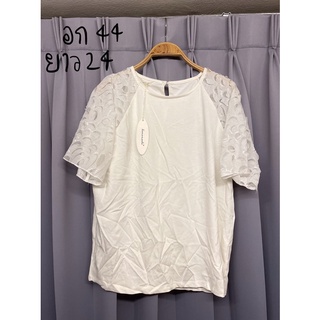 เสื้อแขนสั้นสีขาว แขนลูกไม้ สวยมากก ใส่สบาย งานป้าย ราคาต็ม390 ❗️sale 99❗️
