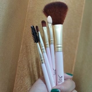 เซ็ตแปรงสุดนุ่ม  ชุดแปรง No.A08   concept eyes my beauty tool 5ชิ้น สีสดใส ขนแปรงนุ่ม แปรงแต่งหน้า  Make up brush