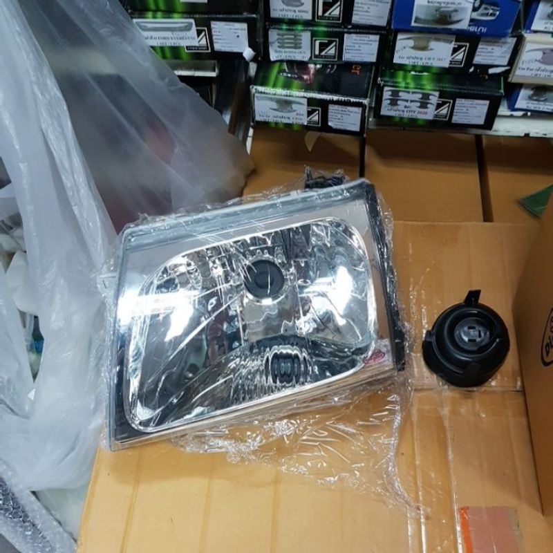 ไฟหน้า Toyota tiger โตโยต้า ไทเกอร์ d4d 2003 ข้าง ช้าย 1ดวง