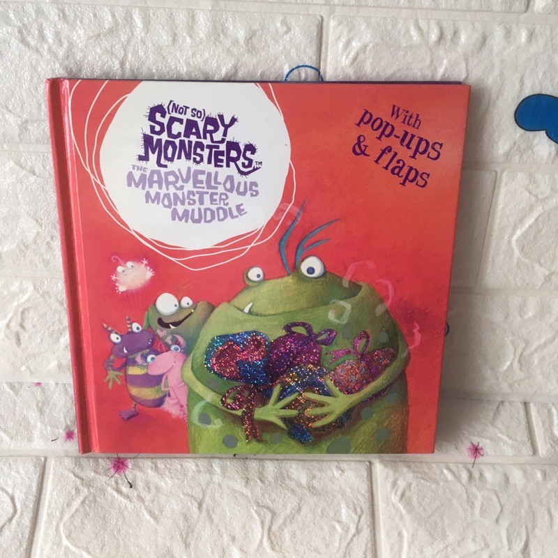 (NOT SO) SCARY  MONSTERS   THE MARVELLOUS MONSTER MUDDLE .with pop-ups & flaps ปกแข็งมือสอง-CB5/3
