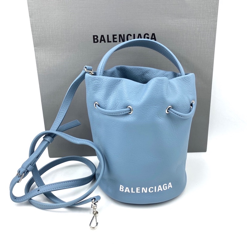 SALE! Balenciaga bucket XS leather บัคเก็ต หนังทั้งใบ สีฟ้า น่ารัก ของแท้ บาเลนเซียก้า กระเป๋าสะพายข้าง ของแท้