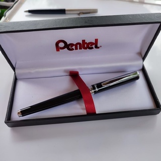 ปากกา Pentel มือสอง พร้อมกล่อง ต้องภปซื้อไส้ใส่ใหม่นะคะ