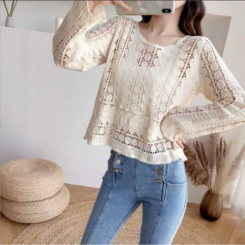 เสื้อ​ถัก​นิ​ตติ้ง​แขน​ยาว​ ลาย​หัวใจ​ ใส่​กับ​กางเกง​ยีนส์​ก็ได้​ขา​สั้น​ก็ดี​ ไม่มี​ไม่​ได้น๊ะจ๊ะ