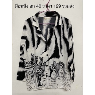 เสื้อสีดำ ลายน่ารัก มือหนึ่ง