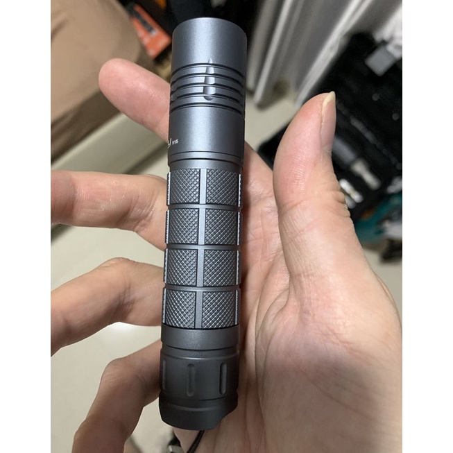 ไฟฉาย Convoy S15 ดั้งเดิม SST20 LED สำหรับขี่กลางแจ้งและแคมป์ปิ้ง ขนาดเล็ก ส่องไกล - รูปที่ 4