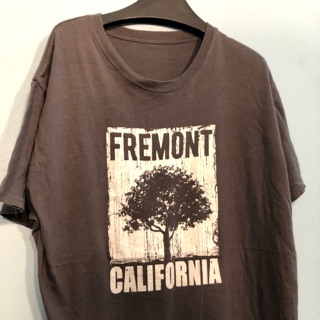 เสื้อ Free mont California ไซร้ L อก25 ยาว29.5 ส่งต่อ 100 ส่งฟรี