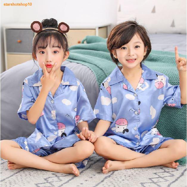 จัดส่งจากประเทศไทยใหม่ ชุดนอนเด็กลายการ์ตูน ผ้าซาติน ชุดนอนเด็ก แขนสั้น ...