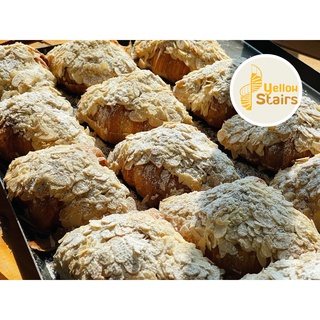 ครัวซองต์อัลมอนด์ (Almond Croissant) เนยฝรั่งเศส AOP